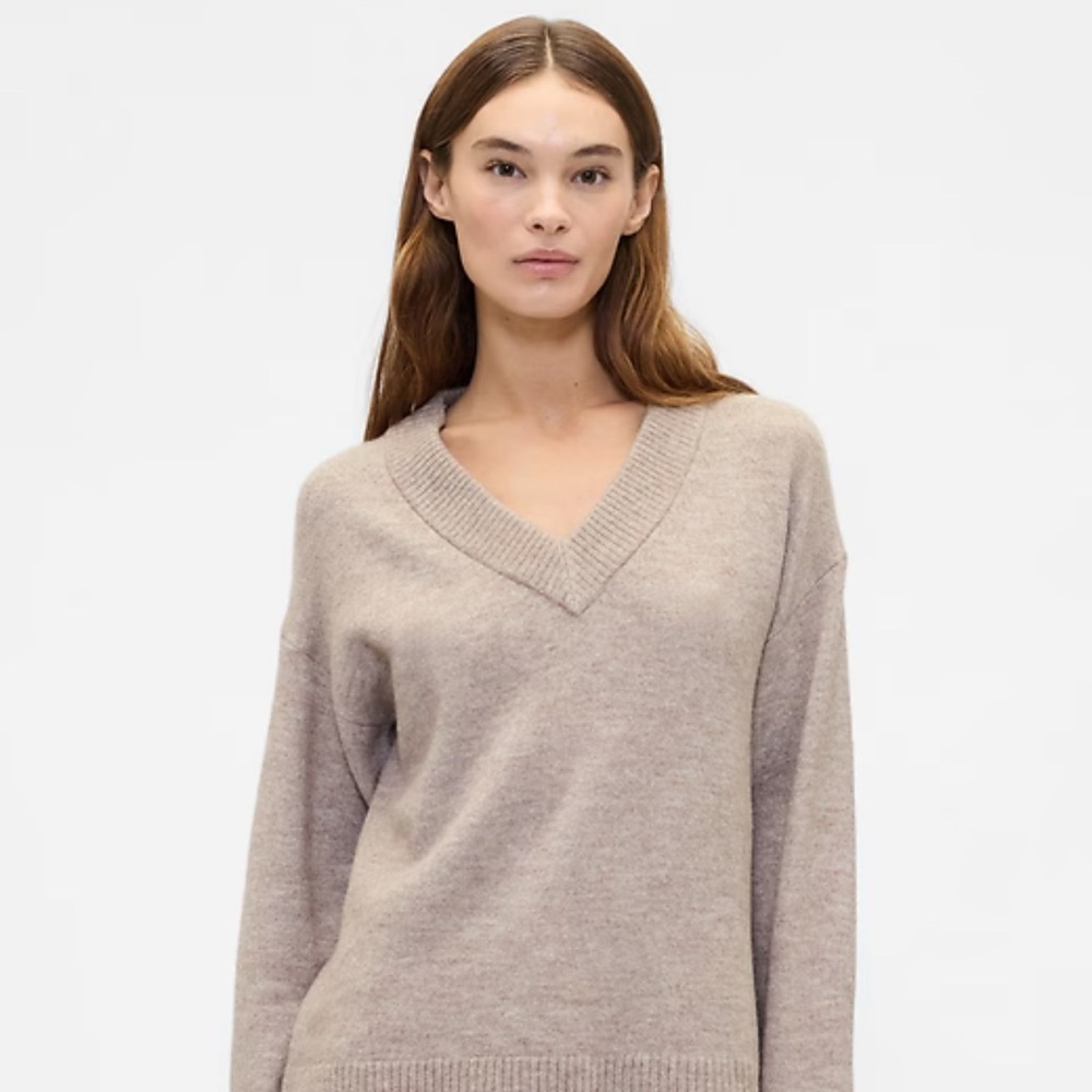NWT GAP Oversized V-Neck Beige Sweater